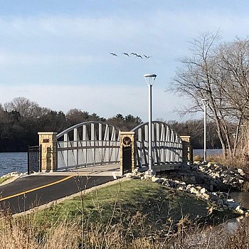 shorewood_park_pedestrian_bridge_1611329156.jpg